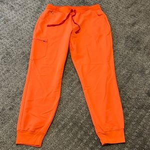 Figs Scrubs Zamora High Waisted Jogger/Pant Size Large in Sunset Orange
